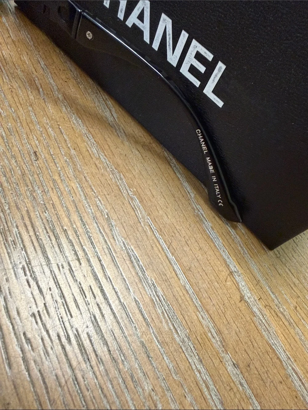 CHANEL bold oversized